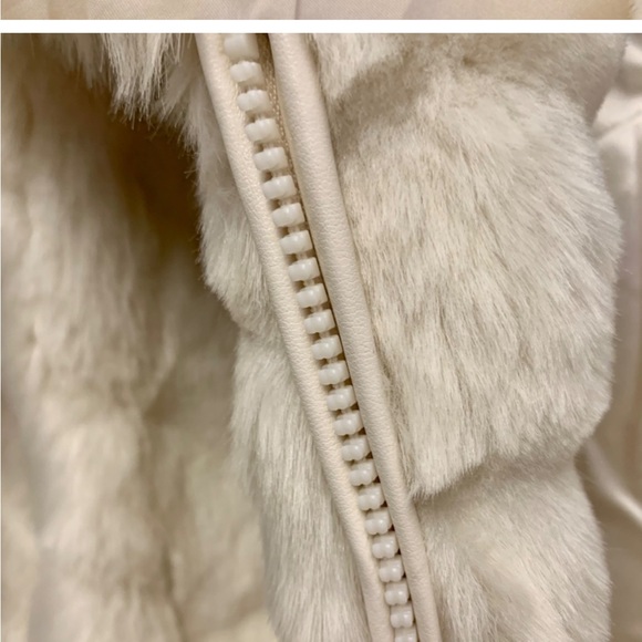 DKNY
FAUX FUR JACKET WITH WAIST AND HOOD - Winter jacket XS - Picture 5 of 13